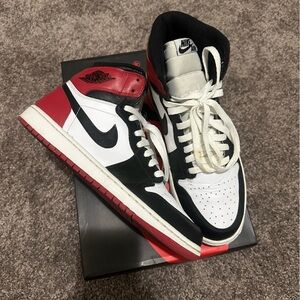 2013 Air Jordan 1 Retro Black Toe size 10.5